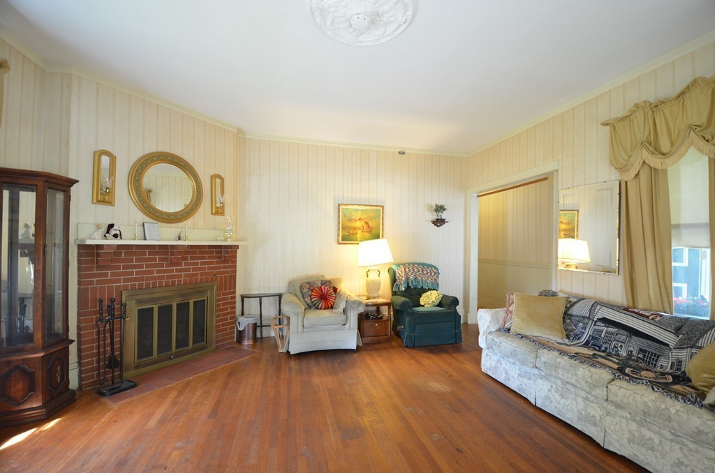 41 Arlington Road Woburn, MA 01801 - Photo 8 of 21 Gallery Image 8