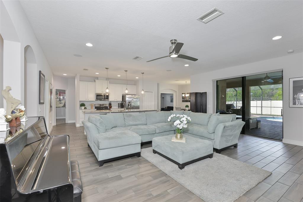 11014 Brahman Ranch Circle Riverview, FL 33578 - Photo 5 of 39