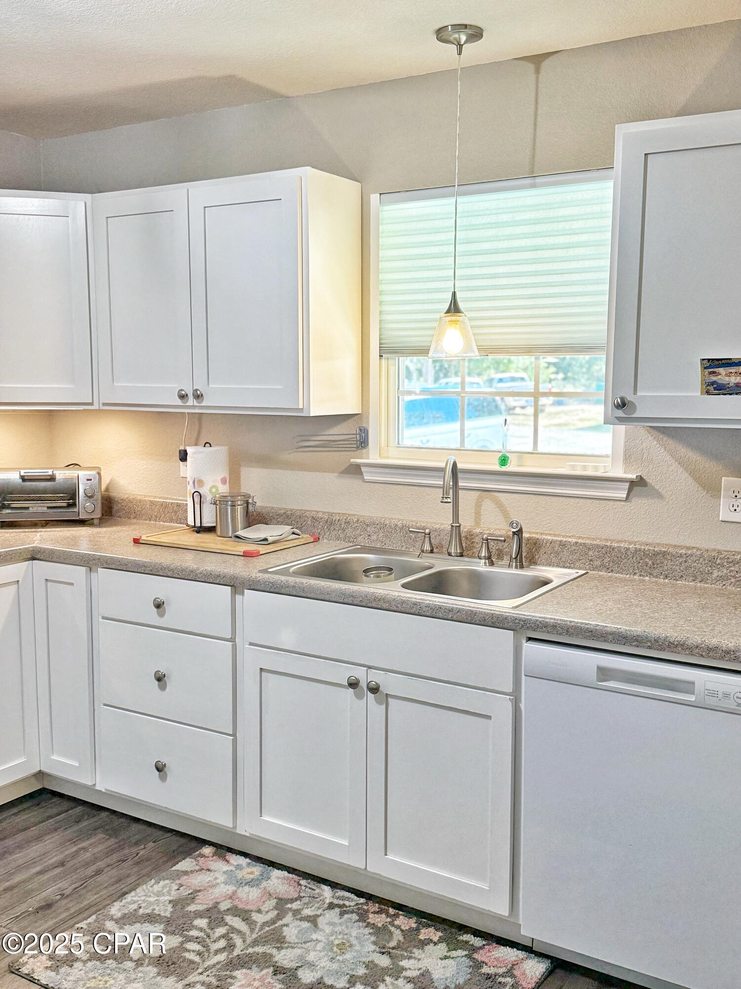 6589 Grande Oak Loop Grand Ridge, FL 32442 - Photo 12 of 36