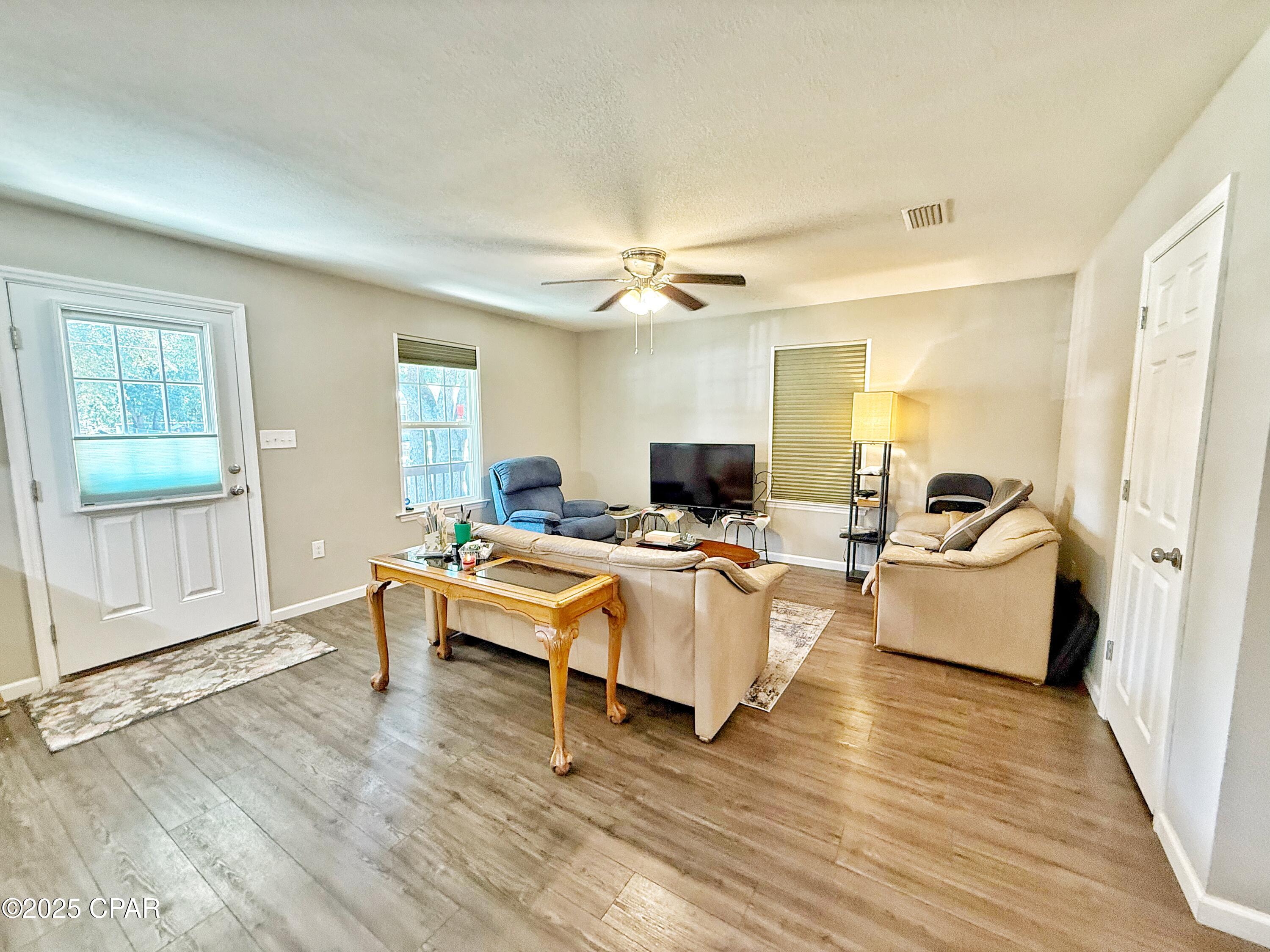 6589 Grande Oak Loop Grand Ridge, FL 32442 - Photo 13 of 36