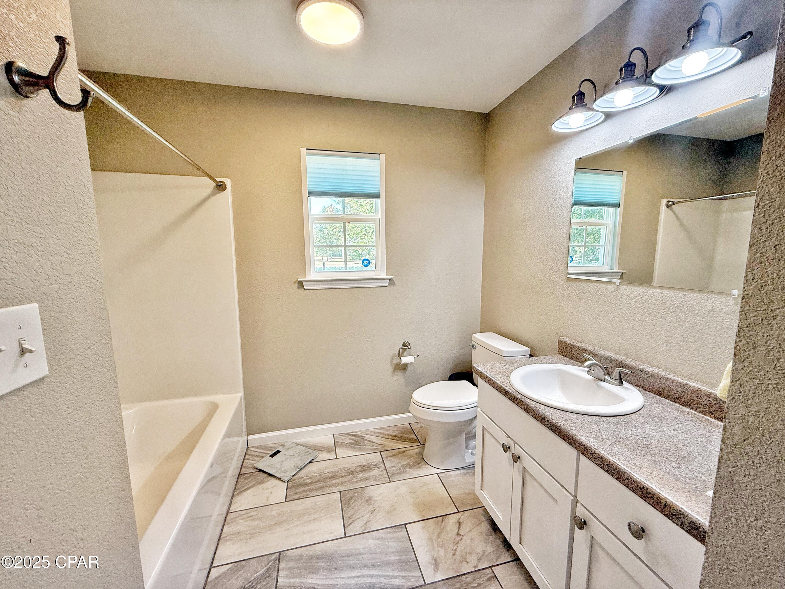 6589 Grande Oak Loop Grand Ridge, FL 32442 - Photo 21 of 36