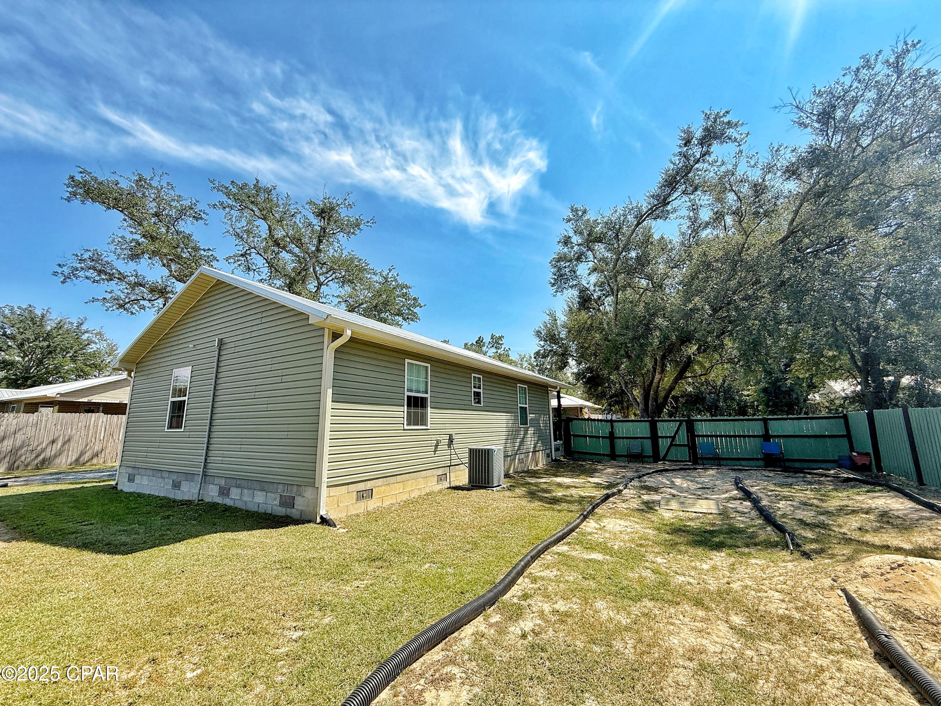 6589 Grande Oak Loop Grand Ridge, FL 32442 - Photo 29 of 36
