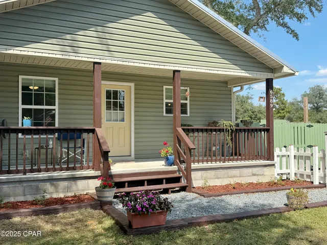 $175,000 | 6589 Grande Oak Loop, Grand Ridge, FL 32442