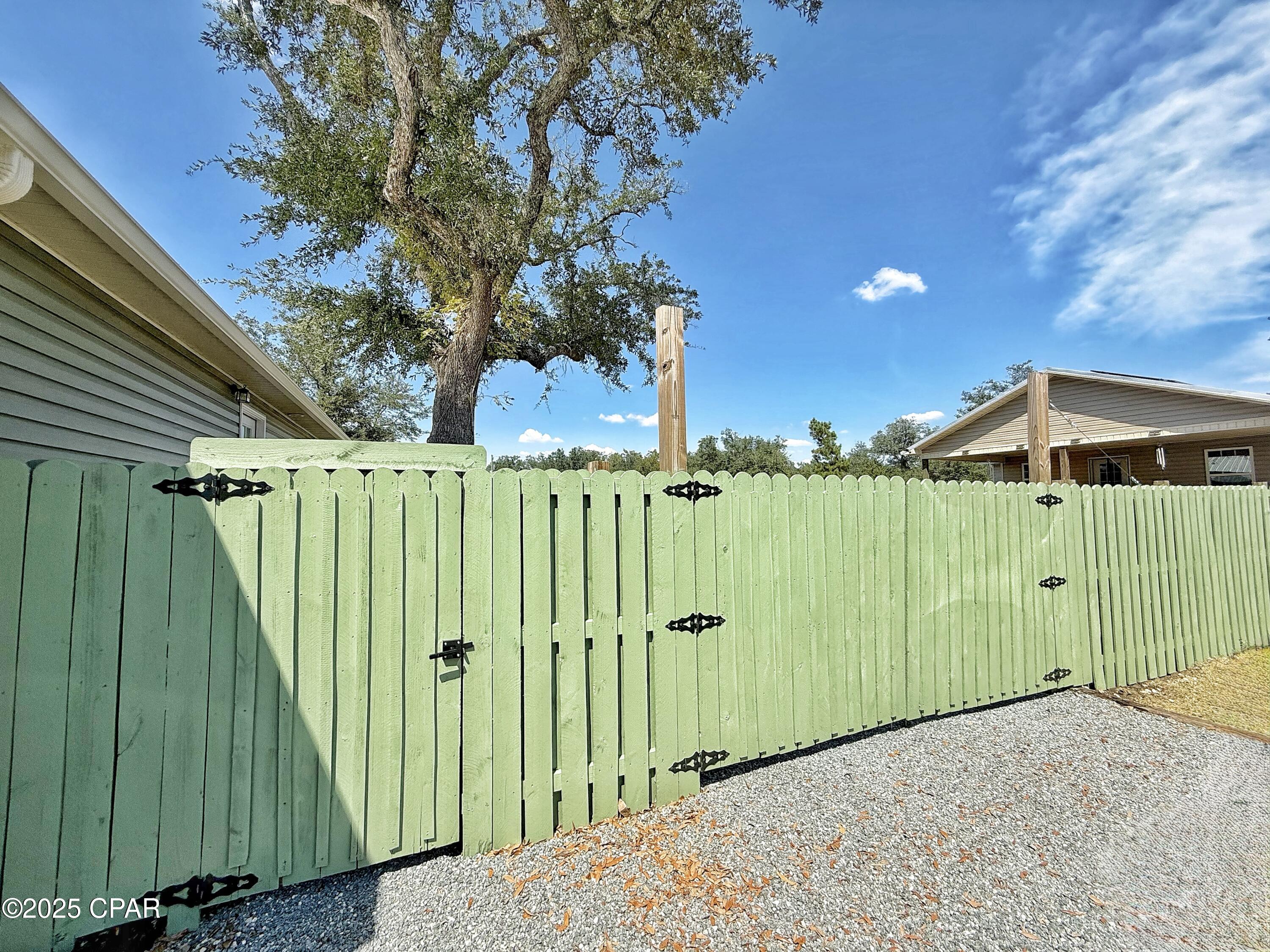 6589 Grande Oak Loop Grand Ridge, FL 32442 - Photo 31 of 36