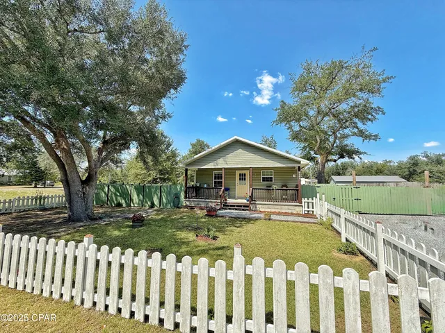 $175,000 | 6589 Grande Oak Loop, Grand Ridge, FL 32442