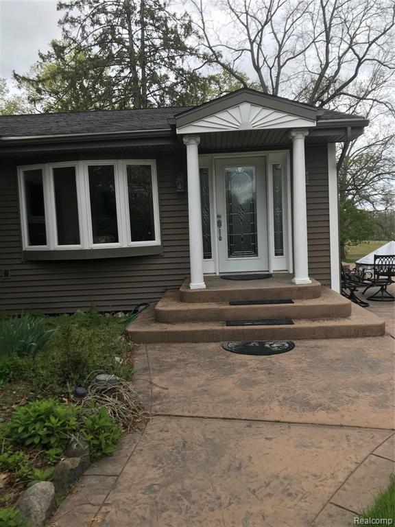 745 Munger Road Holly, MI 48442 - Photo 2 of 25