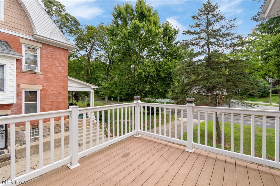 1422 Burbank Road Wooster, OH 44691 - Photo 17 of 36 Second floor deck
