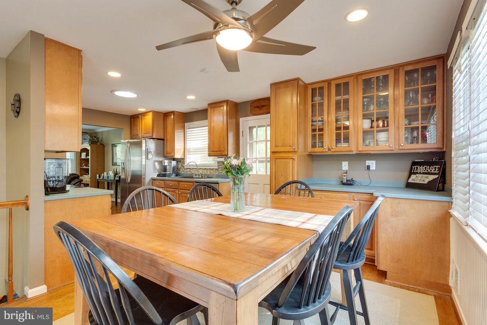 6734 Huntsman Boulevard Springfield, VA 22152 - Photo 7 of 24 Dining Room