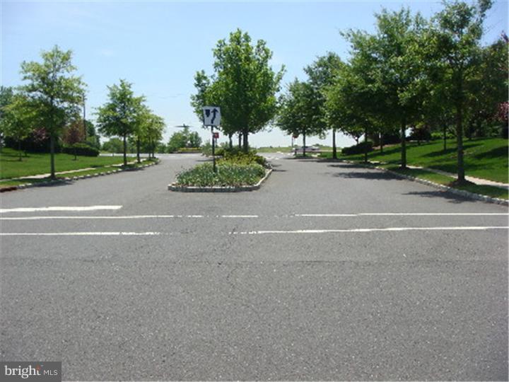 61 Warwick Road West Windsor, NJ 08550 - Photo 17 of 21 Gallery Image 17