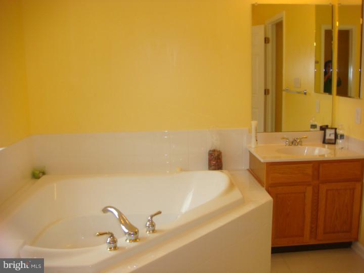 61 Warwick Road West Windsor, NJ 08550 - Photo 8 of 21 Gallery Image 8