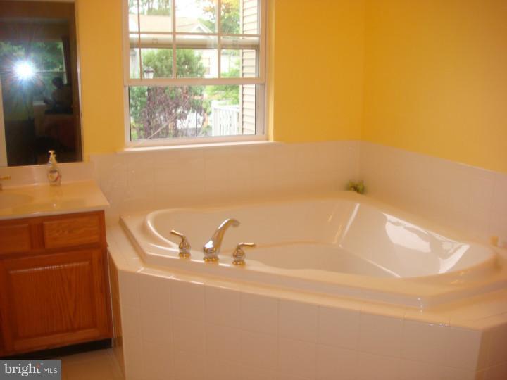 61 Warwick Road West Windsor, NJ 08550 - Photo 10 of 21 Gallery Image 10
