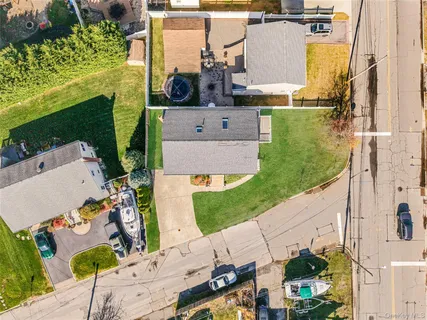 $779,988 | 4 Bay Place, Lindenhurst, NY 11757