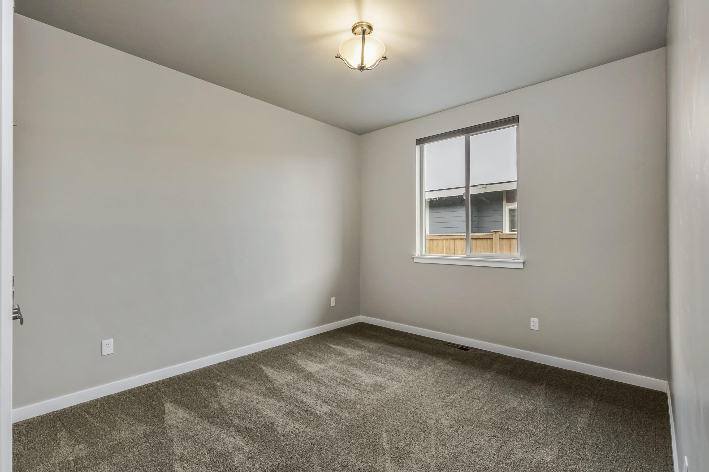 3443 Southwest 47th Street Redmond, OR 97756 - Photo 11 of 21 11