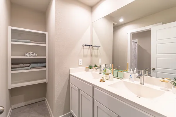 $2,650 | 3020 Stock Orch Lane, Houston, TX 77047
