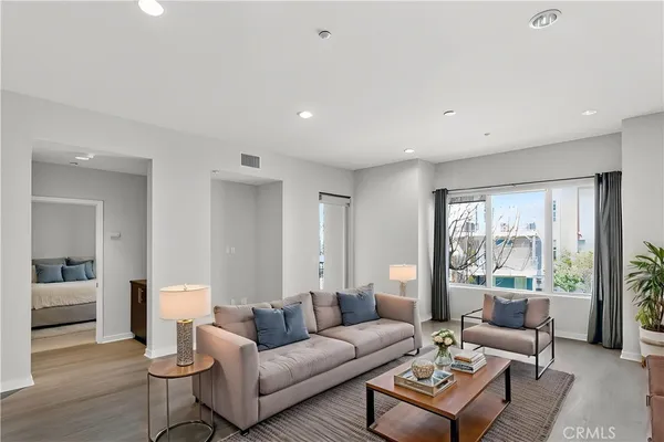 $3,990 | 21-219 Gramercy, Irvine, CA 92612