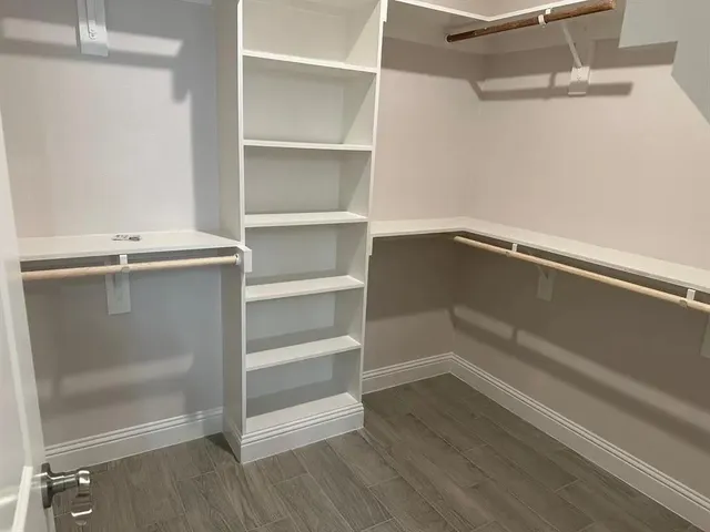 $2,050 | 2500 San Gabriel Drive, Granbury, TX 76048