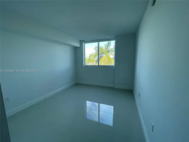 a view of a lobby area