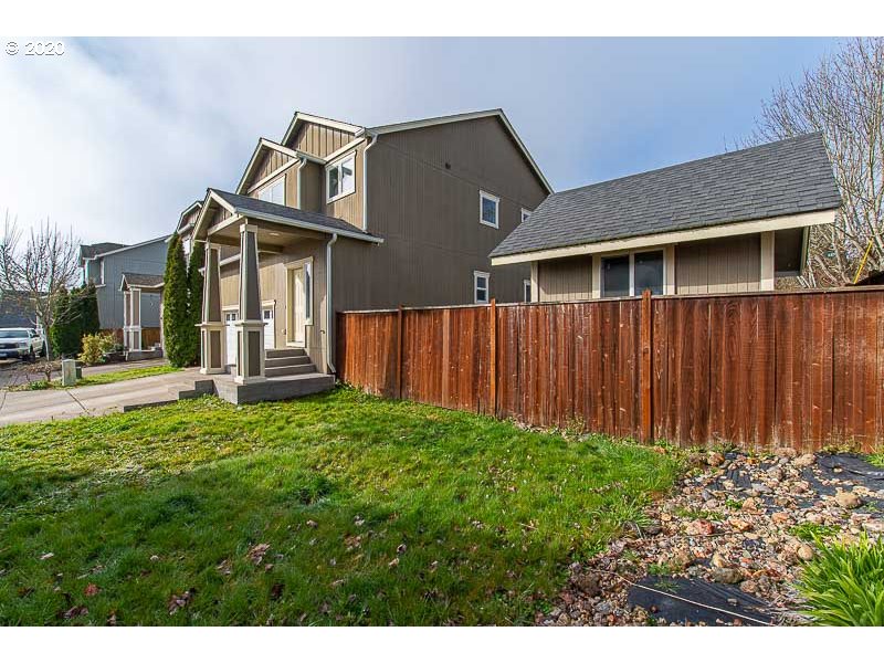 5733 Mt Vernon Road Springfield, OR 97478 - Photo 2 of 2