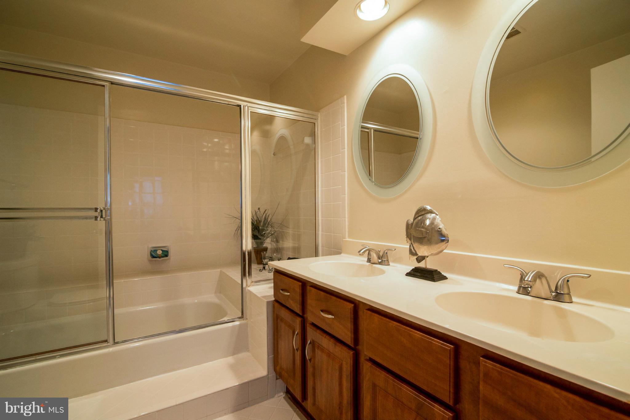 13706 Modrad Way, Unit 7A24 Silver Spring, MD 20904 - Photo 24 of 29 Bath