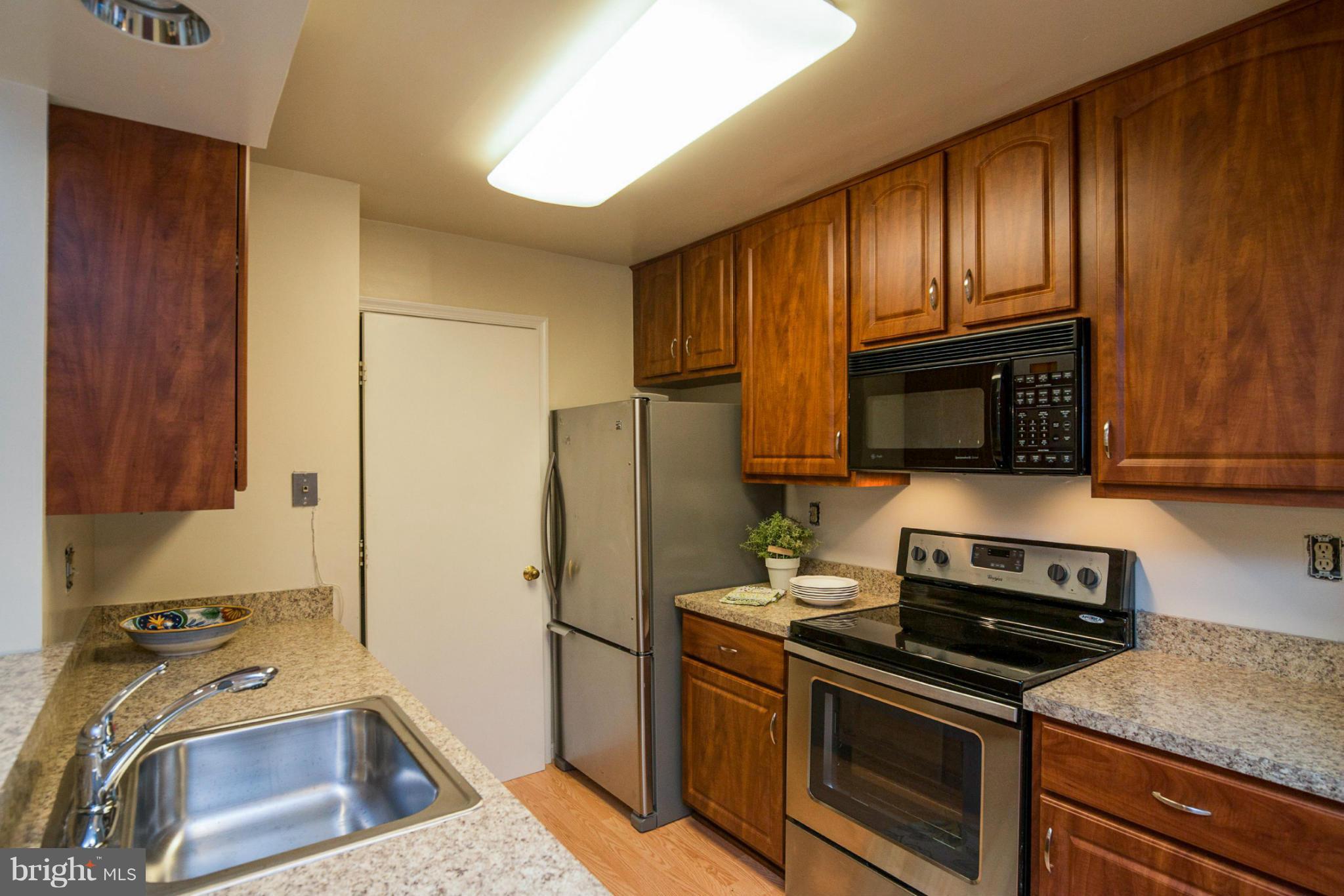 13706 Modrad Way, Unit 7A24 Silver Spring, MD 20904 - Photo 8 of 29 Kitchen