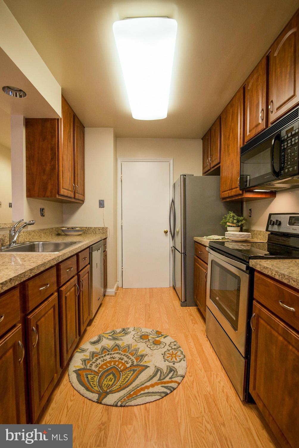 13706 Modrad Way, Unit 7A24 Silver Spring, MD 20904 - Photo 9 of 29 Kitchen