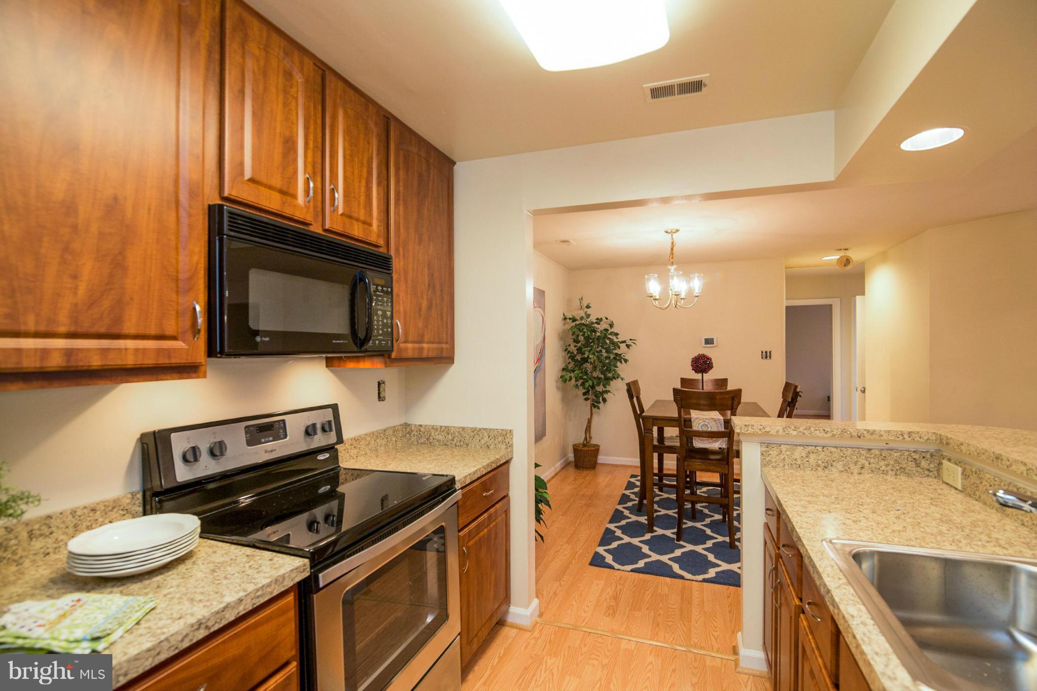 13706 Modrad Way, Unit 7A24 Silver Spring, MD 20904 - Photo 10 of 29 Kitchen