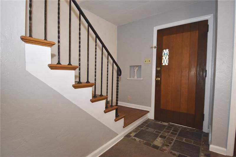38 Greenlee Road Pittsburgh, PA 15227 - Photo 2 of 25 Gallery Image 2