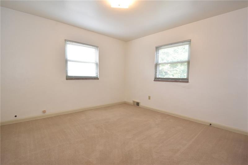 38 Greenlee Road Pittsburgh, PA 15227 - Photo 12 of 25 Gallery Image 12