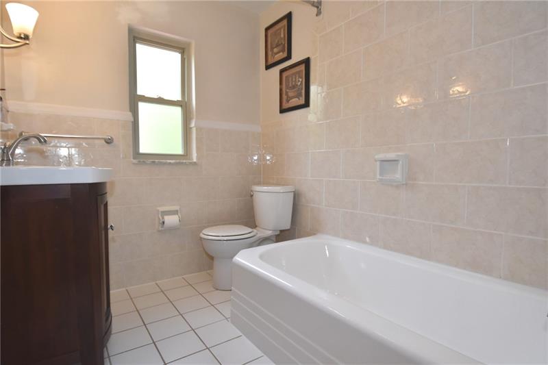 38 Greenlee Road Pittsburgh, PA 15227 - Photo 14 of 25 Gallery Image 14