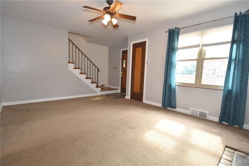 38 Greenlee Road Pittsburgh, PA 15227 - Photo 5 of 25 Gallery Image 5