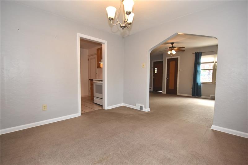 38 Greenlee Road Pittsburgh, PA 15227 - Photo 7 of 25 Gallery Image 7