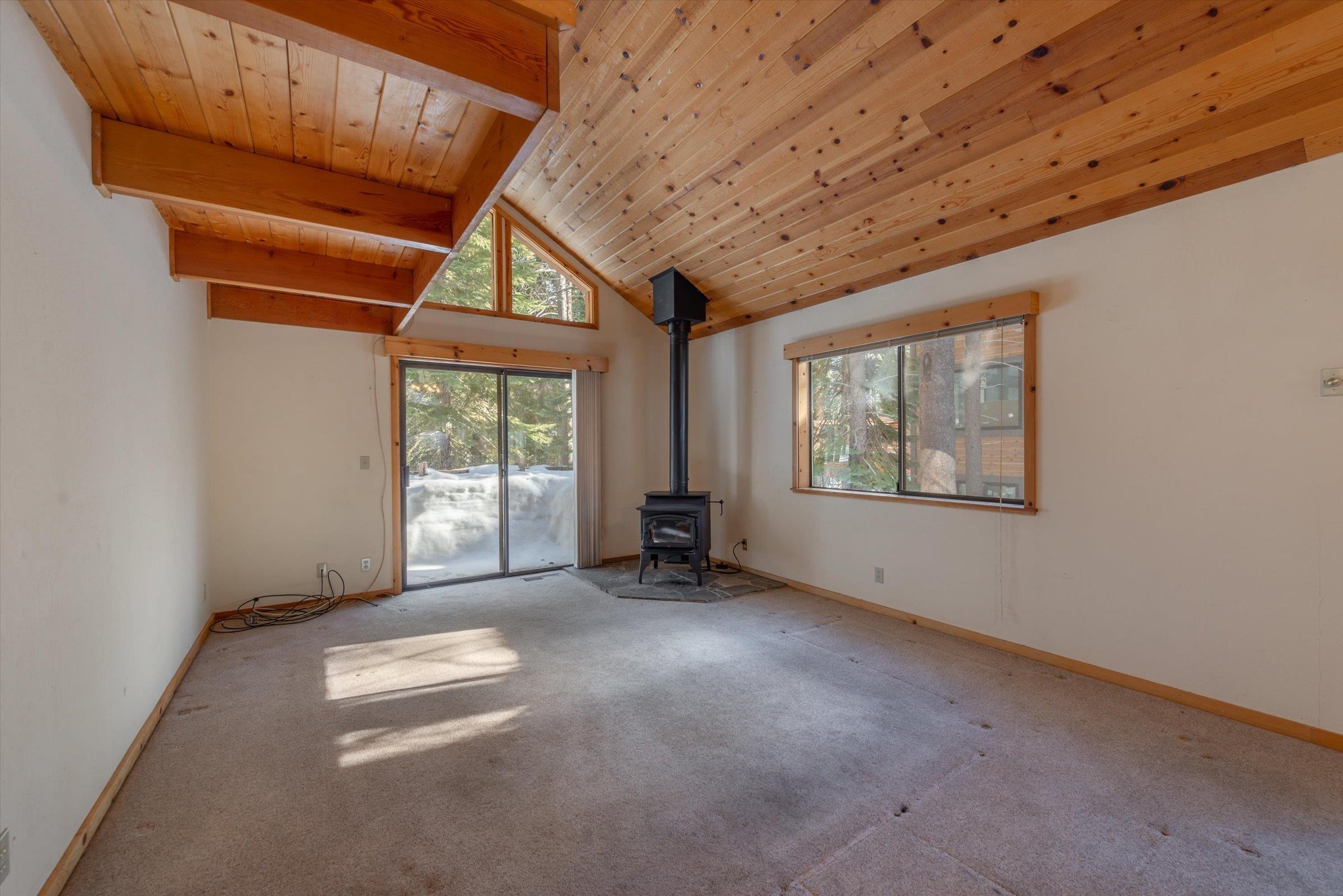 11807 Chalet Road Truckee, CA 96161 - Photo 7 of 19 Gallery Image 7