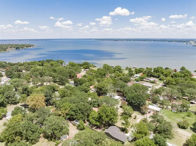 $260,000 | 304 Pine Street, Seven Points, TX 75143