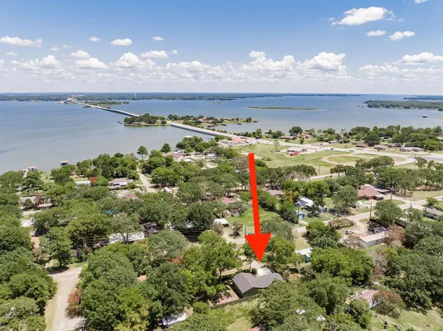 $260,000 | 304 Pine Street, Seven Points, TX 75143