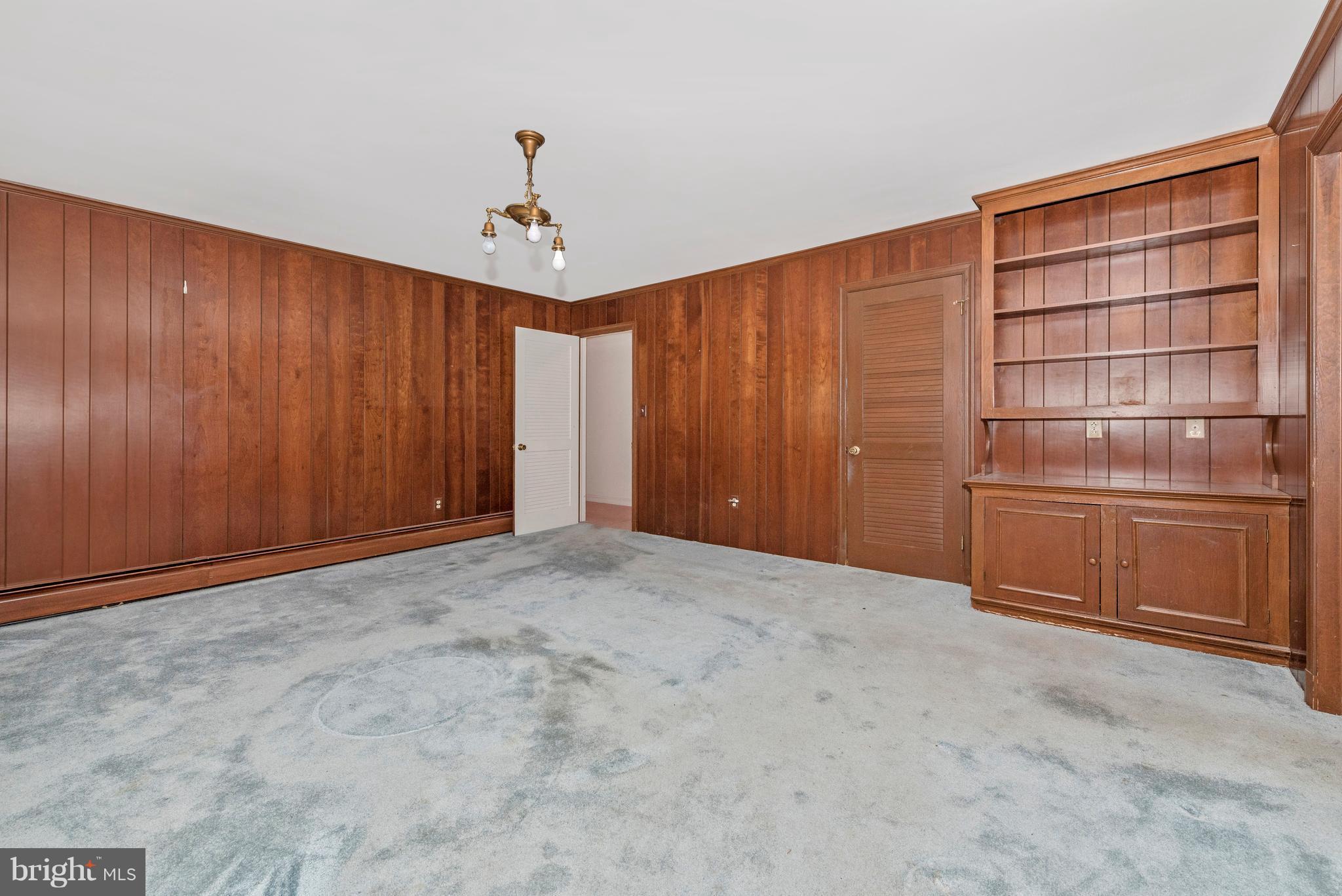 26708 Ridge Road Damascus, MD 20872 - Photo 14 of 30 Family Room