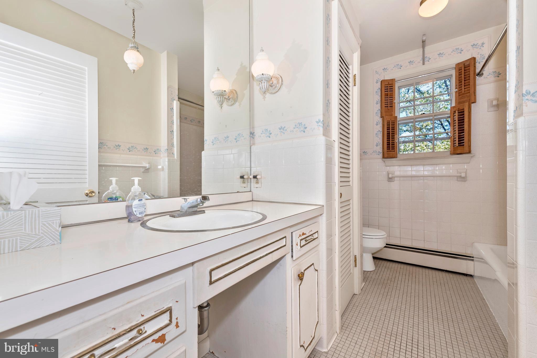 26708 Ridge Road Damascus, MD 20872 - Photo 20 of 30 Bath