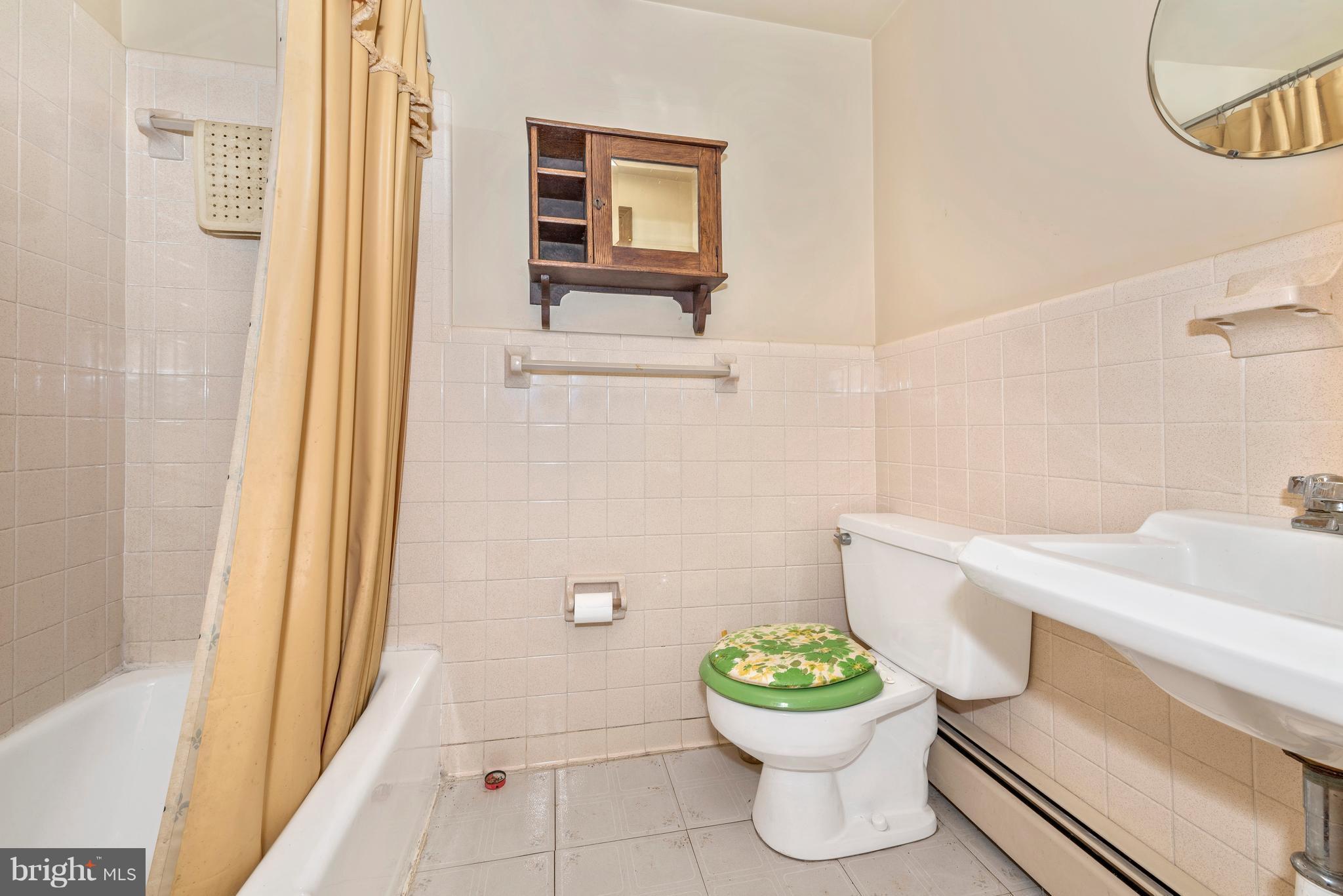 26708 Ridge Road Damascus, MD 20872 - Photo 21 of 30 Bath