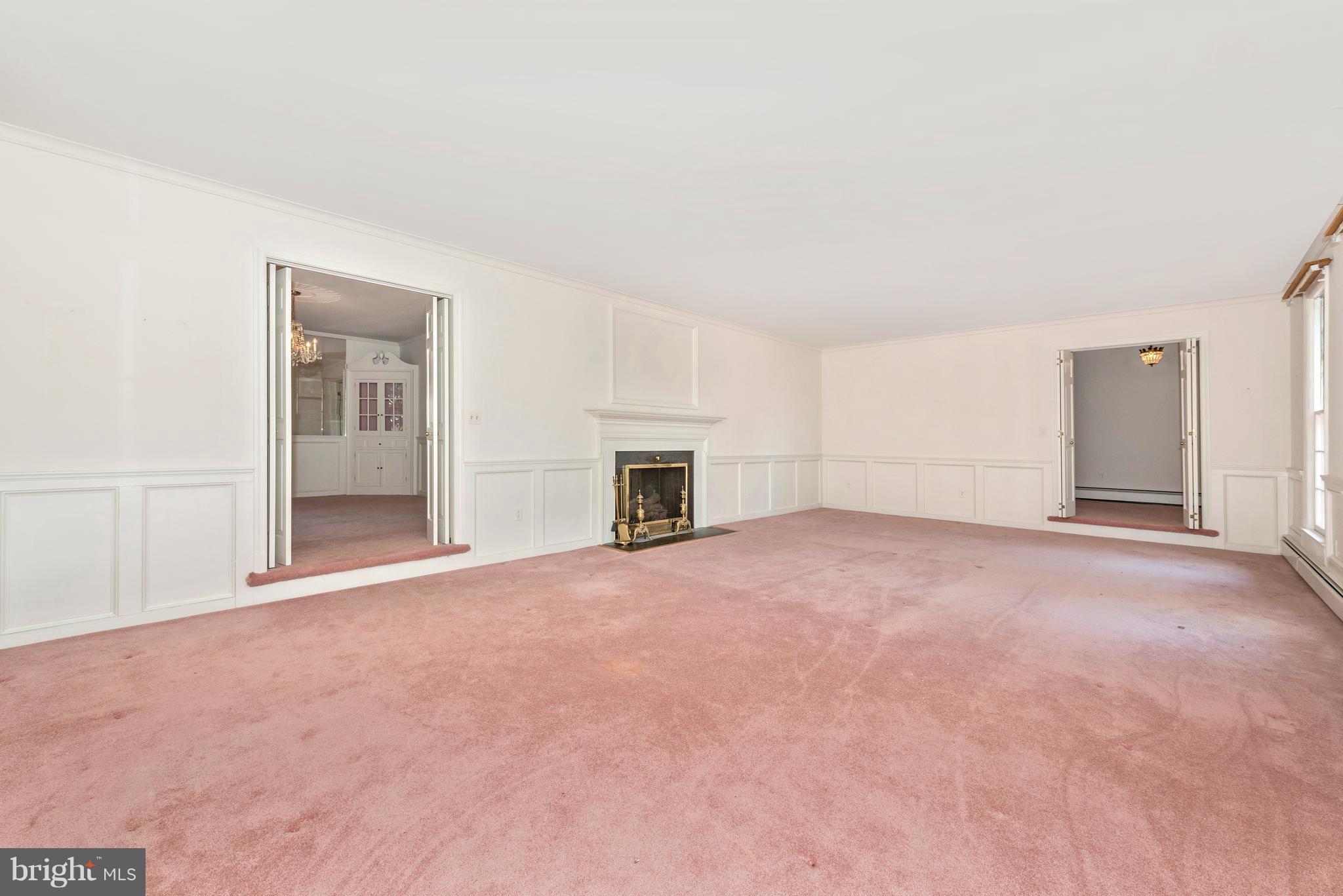26708 Ridge Road Damascus, MD 20872 - Photo 7 of 30 Living Room