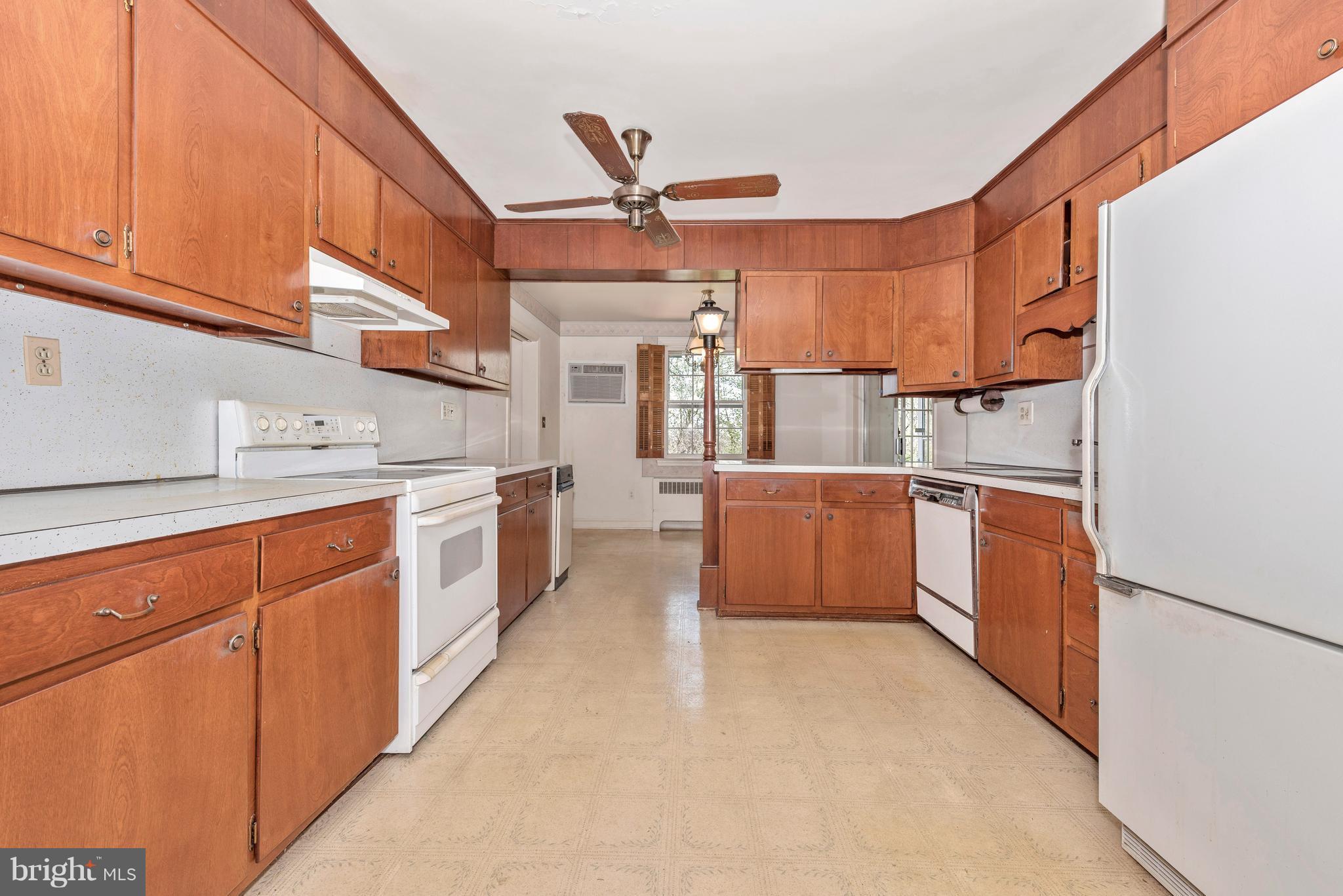 26708 Ridge Road Damascus, MD 20872 - Photo 10 of 30 Kitchen