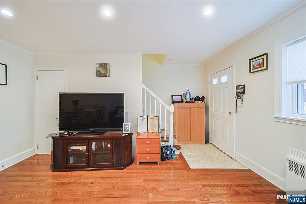 295 Tenafly Road, Unit I Tenafly, NJ 07670 - Photo 3 of 17