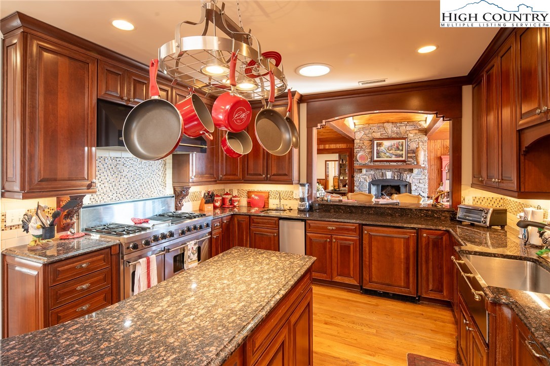 1215 Evergreen Drive Boone, NC 28607 - Photo 9 of 34