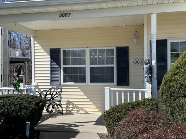 $485,000 | 4001 St Andrews Avenue, Unit 4001, Riverhead, NY 11901