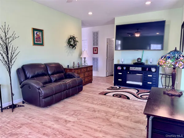 $485,000 | 4001 St Andrews Avenue, Unit 4001, Riverhead, NY 11901