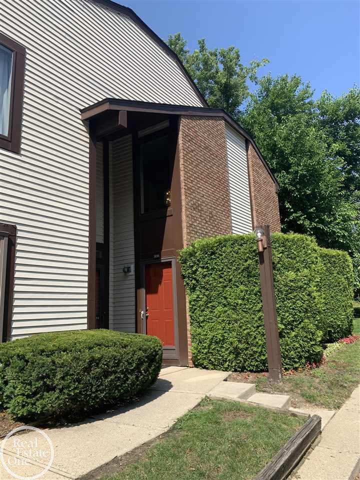 24249 Evergreen Road Southfield, MI 48075 - Photo 3 of 36 50049770-2.JPG