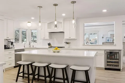 $1,850,000 | 14 Woodland Road, Edina, MN 55424