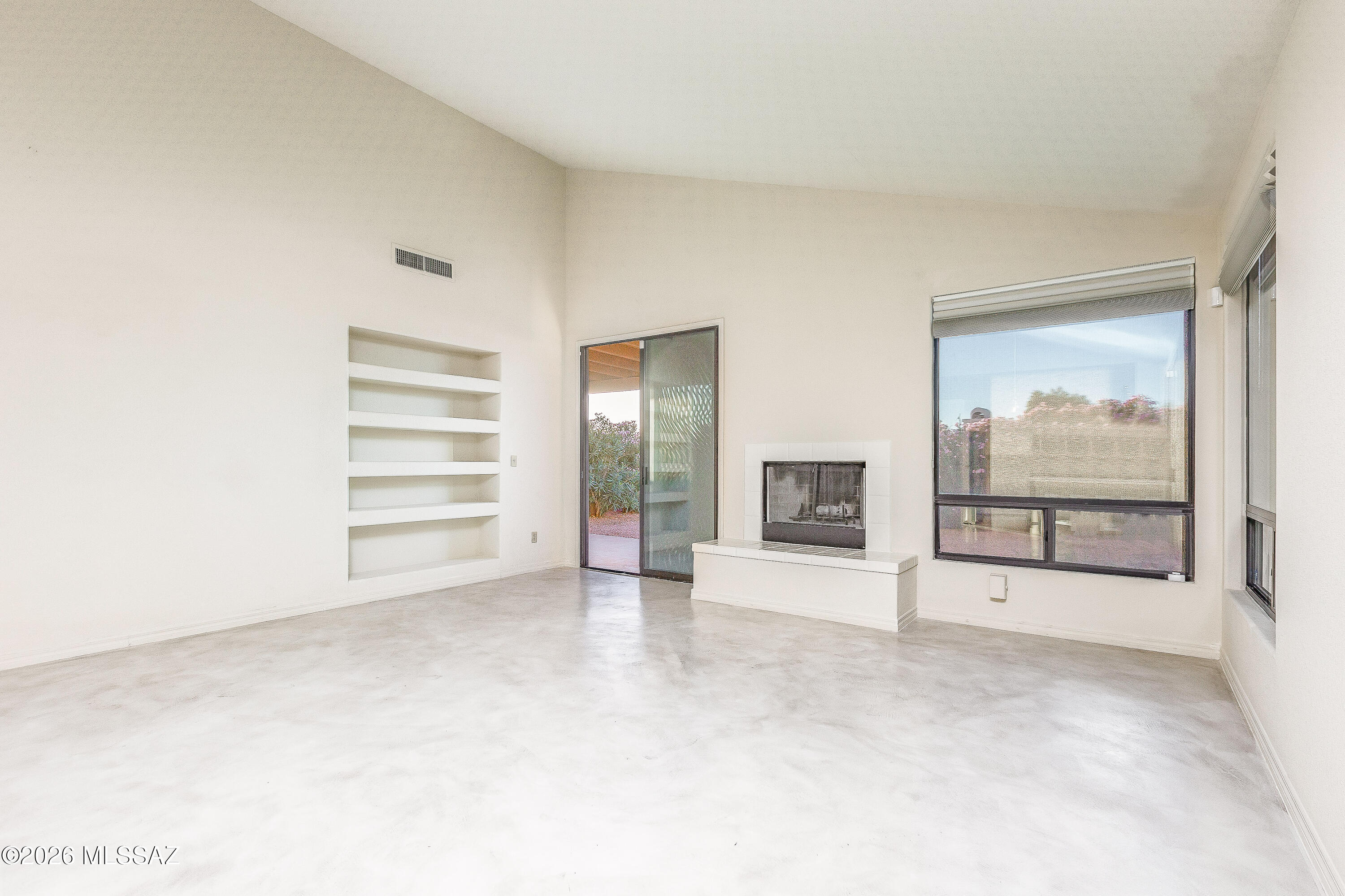 5825 North Misty Ridge Drive Tucson, AZ 85718 - Photo 10 of 39