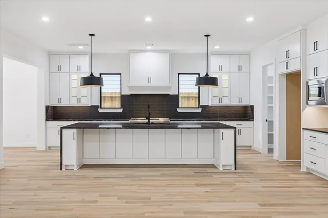 $1,420,000 | 1201 Confederate Road, Houston, TX 77055