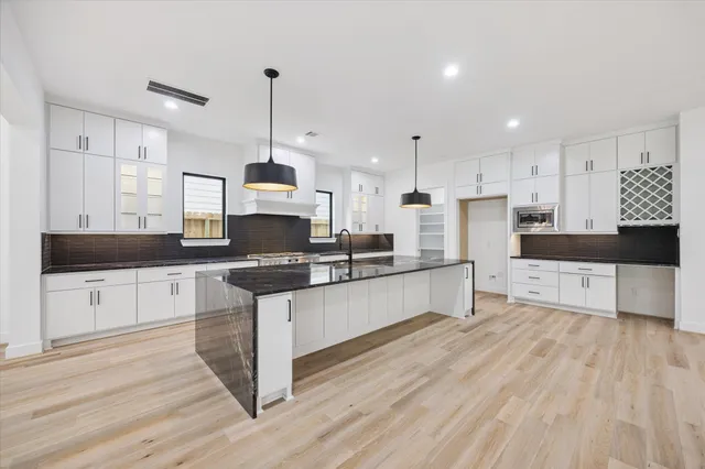 $1,420,000 | 1201 Confederate Road, Houston, TX 77055