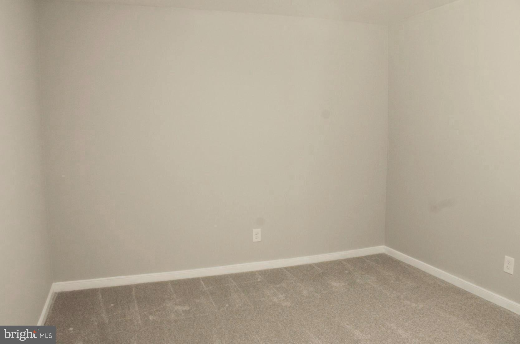 25073 Oxford Road Ruther Glen, VA 22546 - Photo 18 of 37 a room