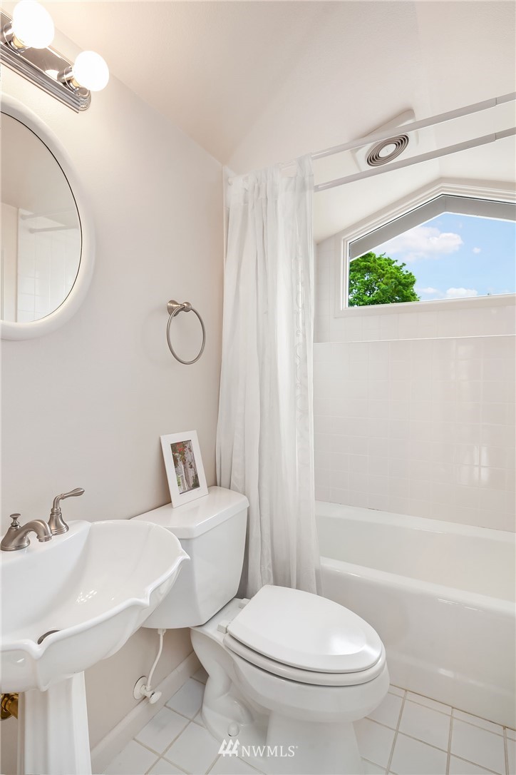 530 Upland Road Medina, WA 98039 - Photo 21 of 25 Gallery Image 21